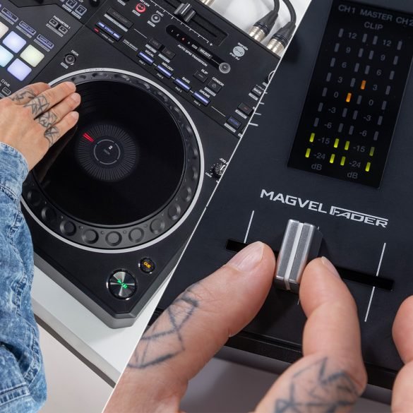 Pioneer DJ DDJ-REV5 - Image 6
